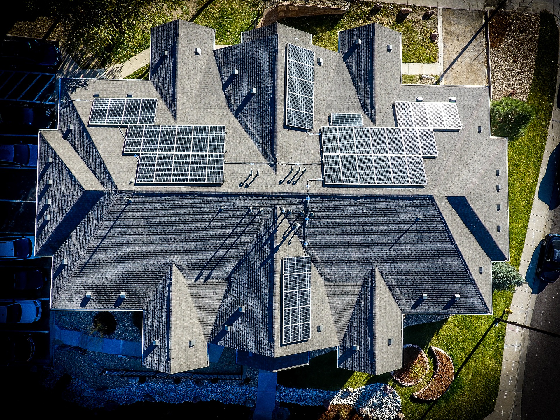 Solar Company in California Chooses TAB Bank for a $2.5 Million Revolving Credit Facility